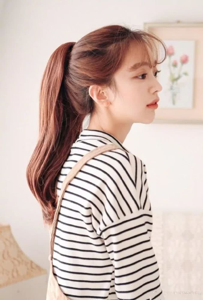 过年梳这四种发型有精气神还显年轻，看吴昕示范就知道了