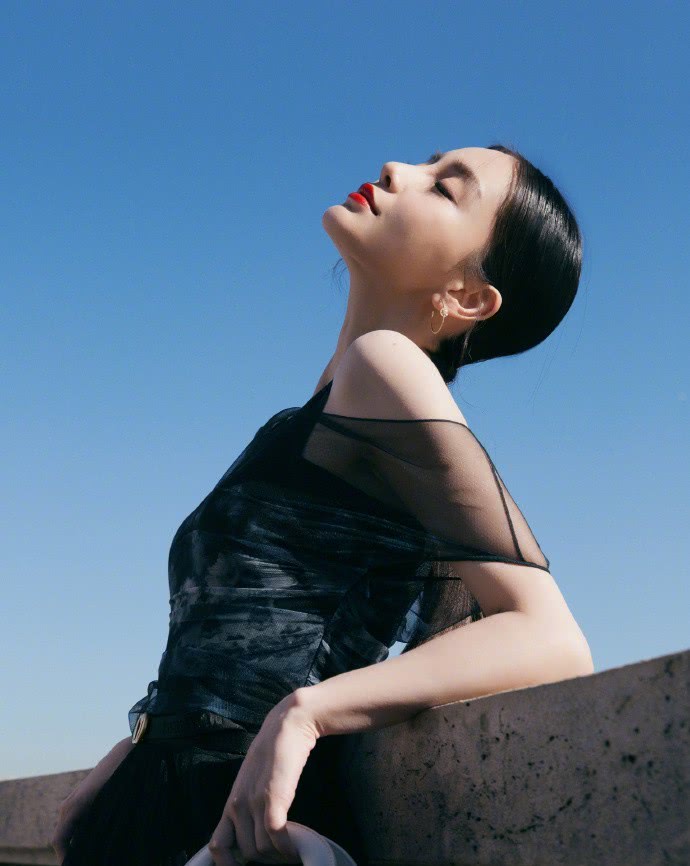 ANGELABABY轻盈薄纱通透柔软，展现无限柔情