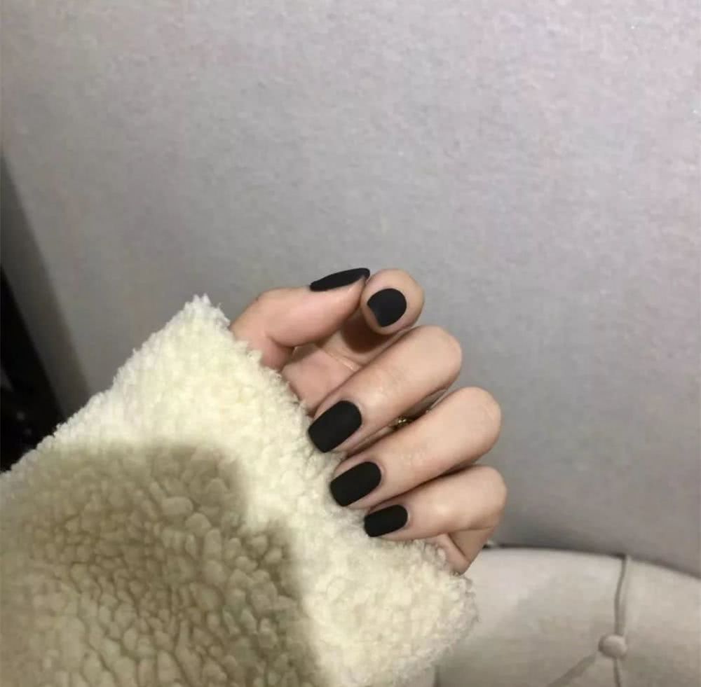 2020冬季做什么纯色美甲显白还好看？