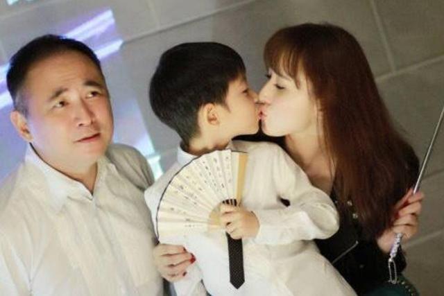 她嫁给马来西亚首富，老公为了她的睡眠，竟然主动切除身体部位