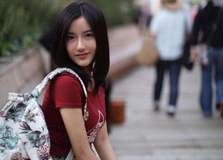她是95后美女学霸,清华史上最美校花,曾高考艺考双第一,如今怎么样了?