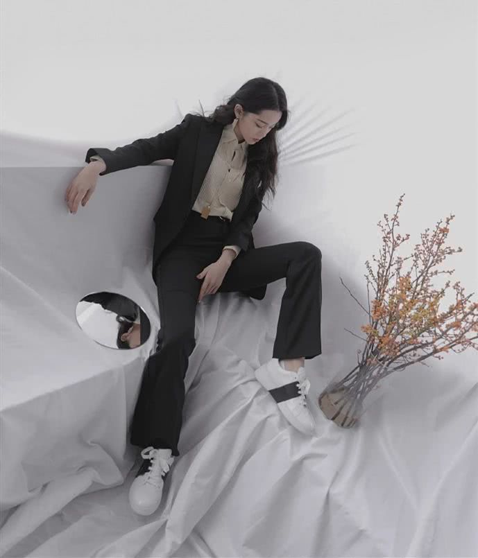 00后小花你喜欢谁?赵今麦、张子枫清新元气,只有她成熟的过分