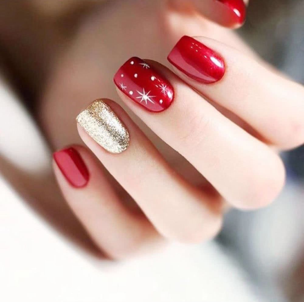 最适合今年冬季做的雪花美甲，你不想试试吗？