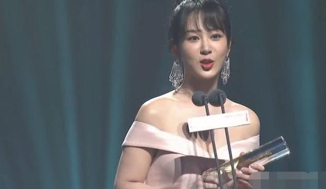 谢楠口误不道歉，把杨紫叫成“黄紫”，杨紫的反应太给对方面子了