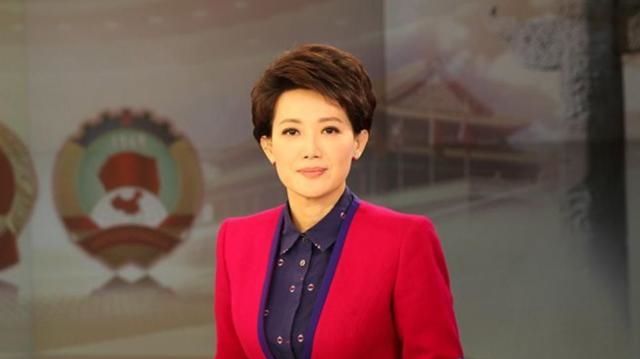 央视“最真实”的女主播，工作23年从不浓妆艳抹，今46岁仍单身