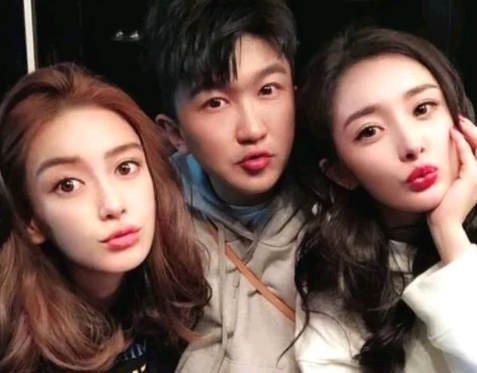 张大大深夜自曝患抑郁症,闺蜜杨颖杨幂无人回应,网友建议他退圈