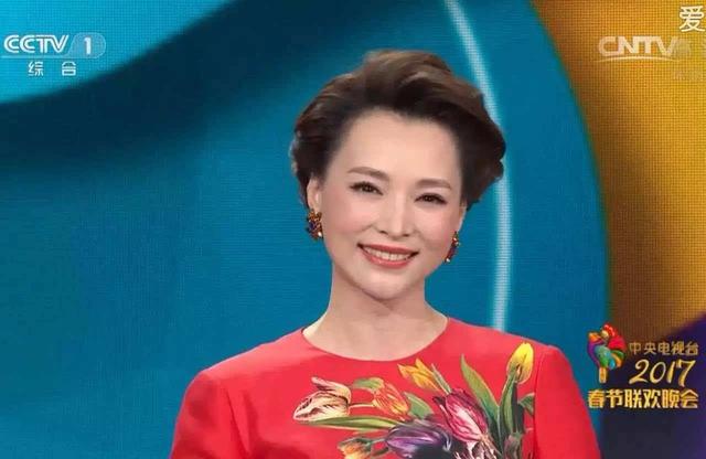 董卿王牌节目再被新人取代!31岁美女主持,一出场就获收视冠军