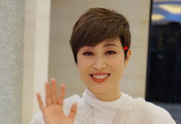 被骗走“巨额”钱财的4位女星, 李小璐算一位, 还知道有谁?