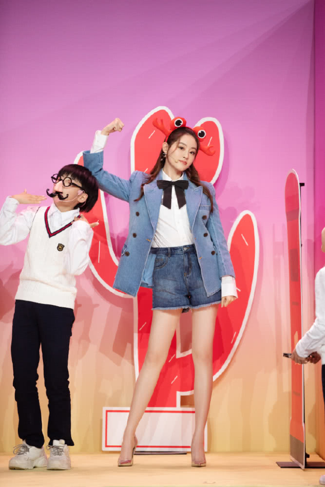 杨幂旗下小花身材都不赖,可论穿衣还是祝绪丹最像她