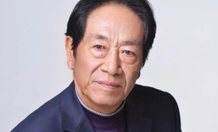 他是国家一级演员,二婚娶小37岁娇妻,今74岁还在拍戏养家