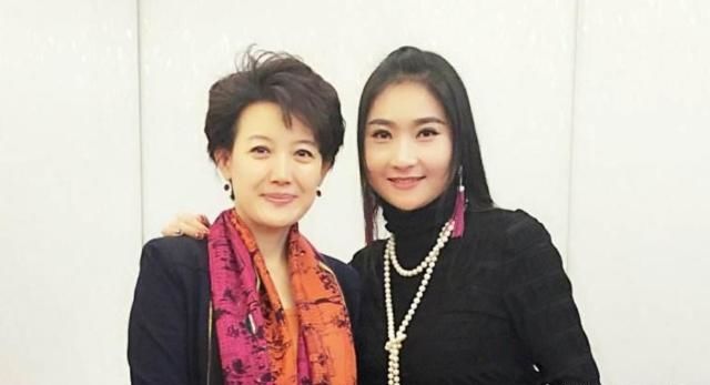 央视“最真实”的女主播，工作23年从不浓妆艳抹，今46岁仍单身