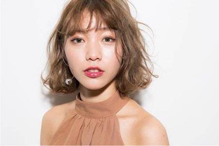 2020年女生最新流行卷发图片，新年最适合的六款发型卷发