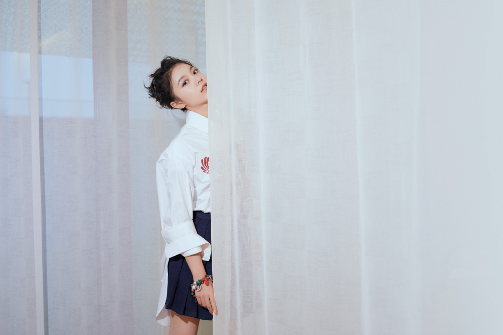 赵今麦初冬元气写真图片