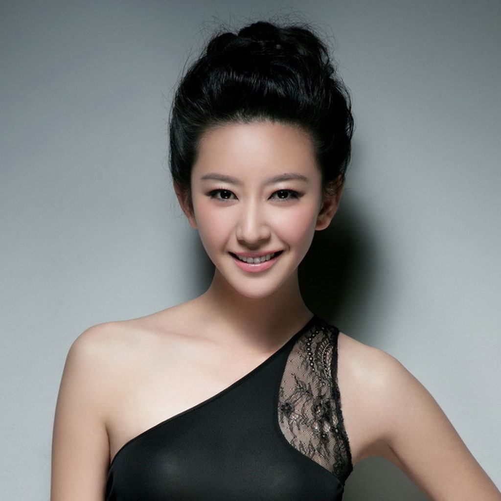 唐一菲发312字长文诉苦，剑指蒋欣，新年第一天就开撕？