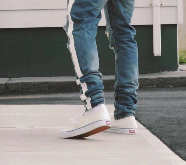 别再追捧AJ了,鞠婧祎带火了“蓝带万斯”,配长筒袜贼显高