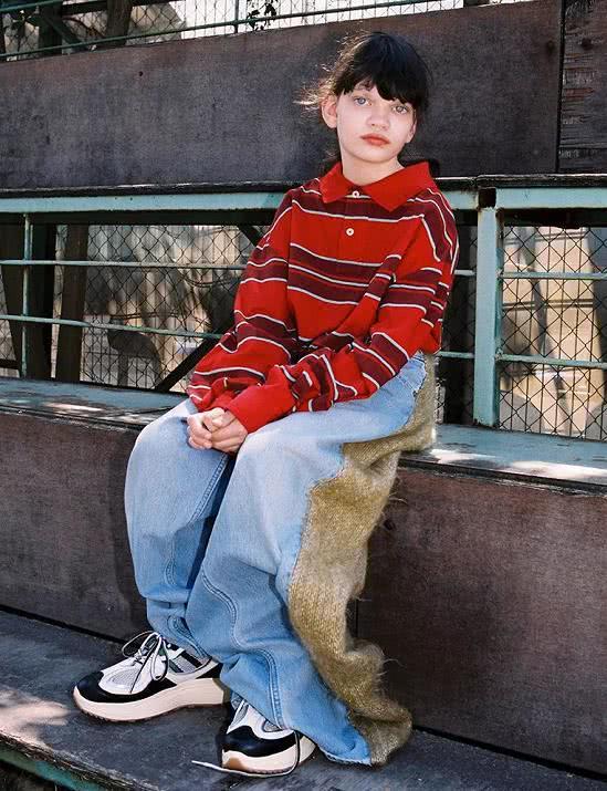 9岁乌克兰女孩长了一副扁平鼻梁,打破刻板审美成为了封面女郎?