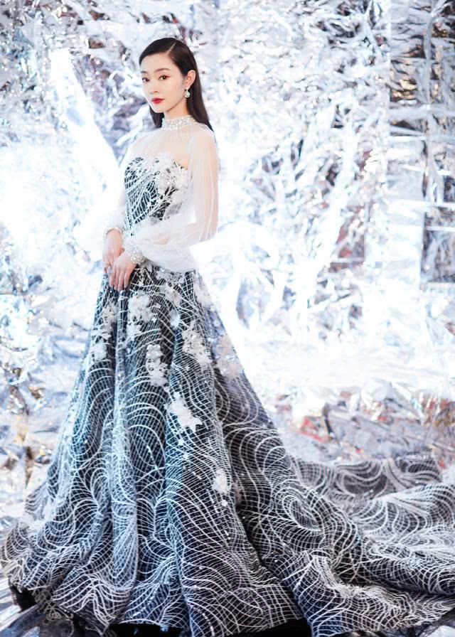 “范若若”宋轶天生美人,封面摩登复古薄纱裙走红毯意外的仙气
