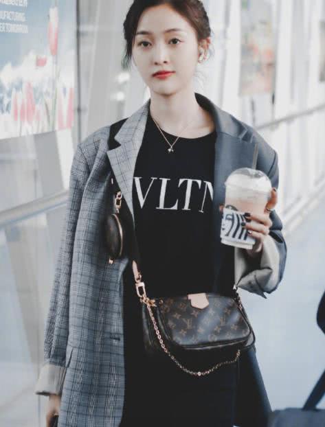 秋冬时节不会穿衣,吴宣仪的4套穿搭技巧让你一不小心变成时髦精