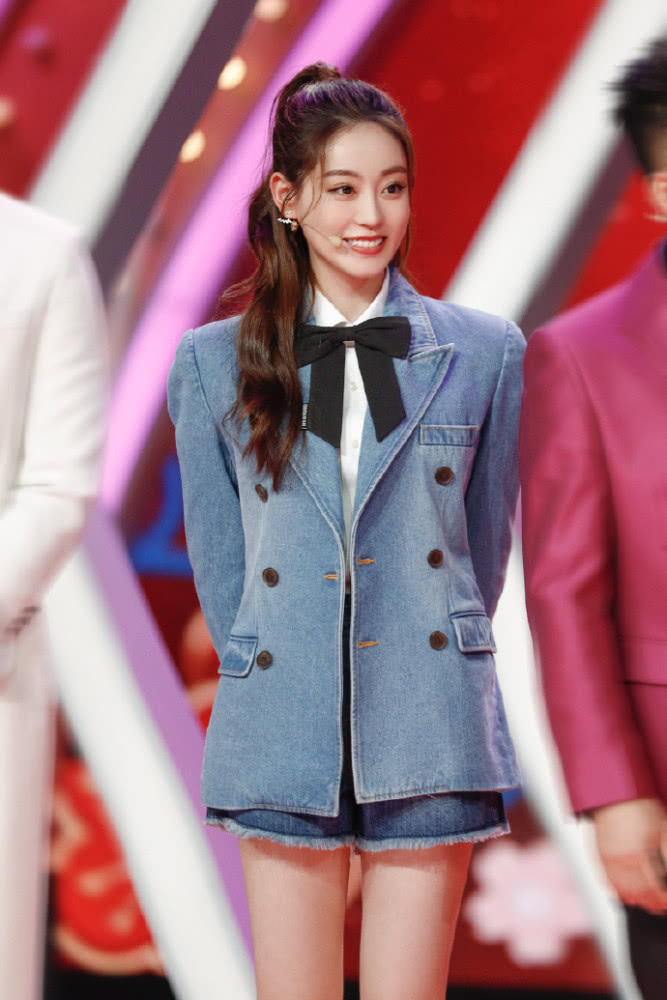 杨幂旗下小花身材都不赖,可论穿衣还是祝绪丹最像她