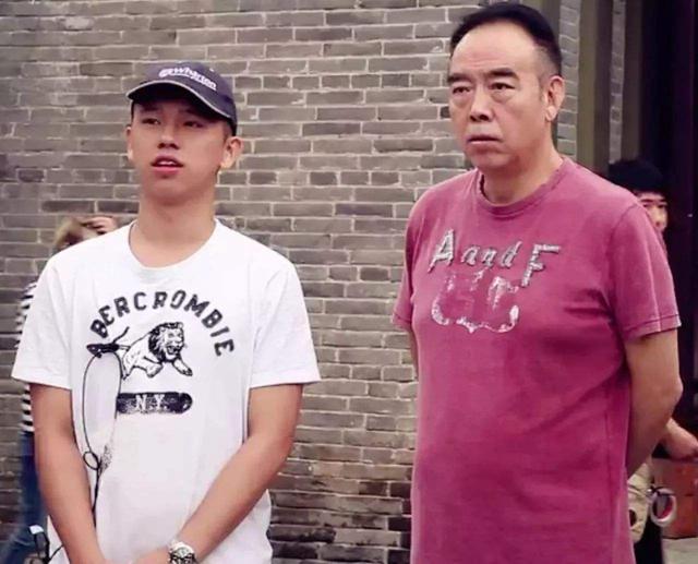 陈凯歌大儿子比陈飞宇还帅，一家子颜值被陈红拉升了好多