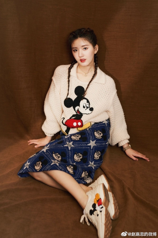 宋妍霏、周雨彤、钟楚曦、赵露思，盘点最近一年这些靠穿搭火出圈的美女