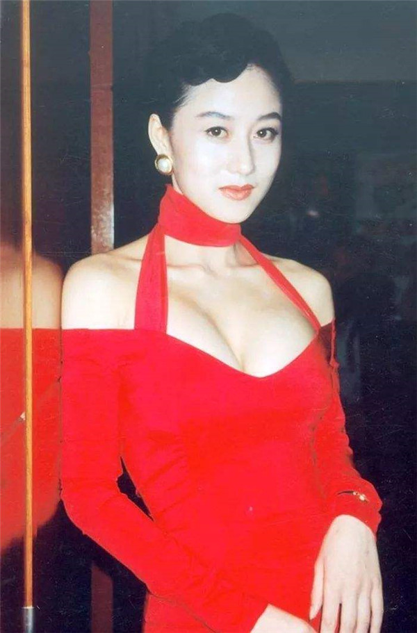 性感女神利智,令赌王何鸿燊疯狂,李连杰为她不要命