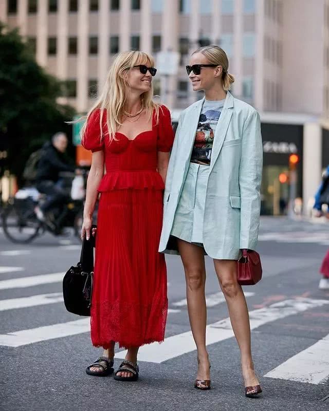 秋冬大热连身裙!选对面料能令轻奢度飙升