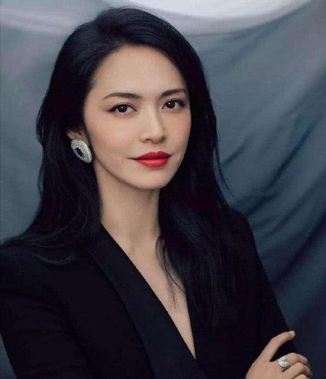 女生这4种唇形最好看，第2种最受异性喜欢，不涂口红也好看