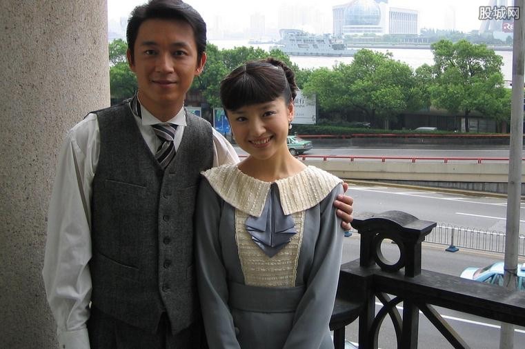 潘粤明零点为儿子庆生,离婚后父子多年未见,11岁顶顶变化大