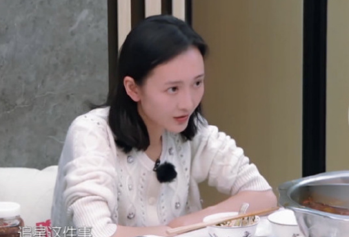 单身女演员的生活有多孤独?王鸥一个人吃火锅吃到流泪,粉丝心疼