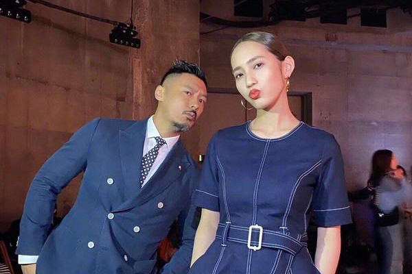 余文乐发福什么样 胡子变白似老头和小7岁娇妻对比明显