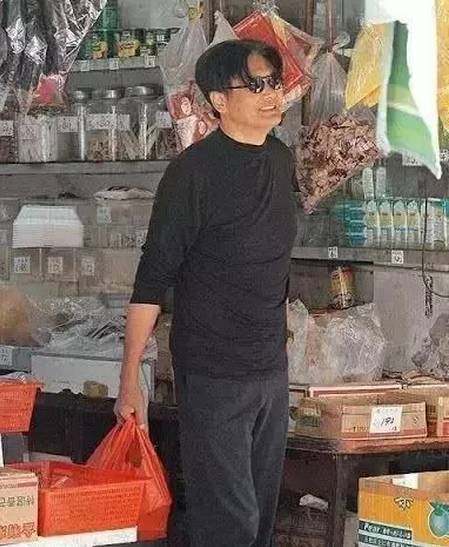 一直说裸捐几十个亿,却没见过一次捐款,周润发是开玩笑的吗?