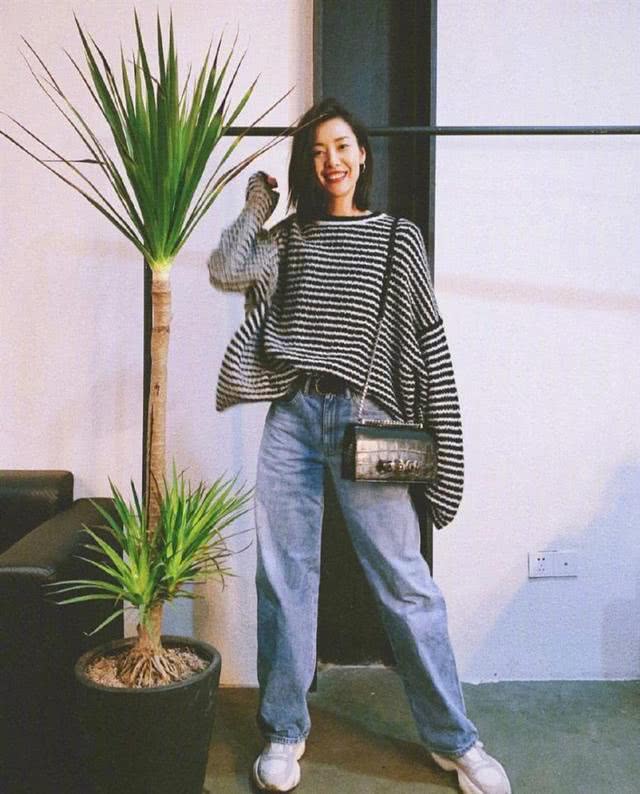 大表姐刘雯维密台下没有明星架子，随意放飞的穿搭也美到爆