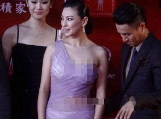 张雨绮近照,初入影视界就获得周星驰青睐,与大20岁导演离婚