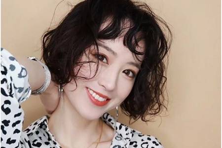 2020最洋气的减龄发型，女生剪头发看这四款就够了