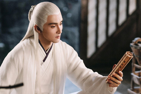 东华为什么要把频婆果给姬蘅 原因居然是吃白凤九和燕池悟的醋