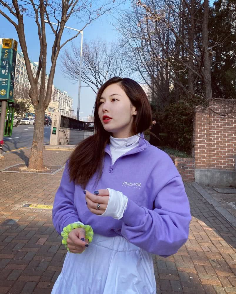 金泫雅最新内衣大片,不愧是“性感小野马”,腹肌太抢镜!