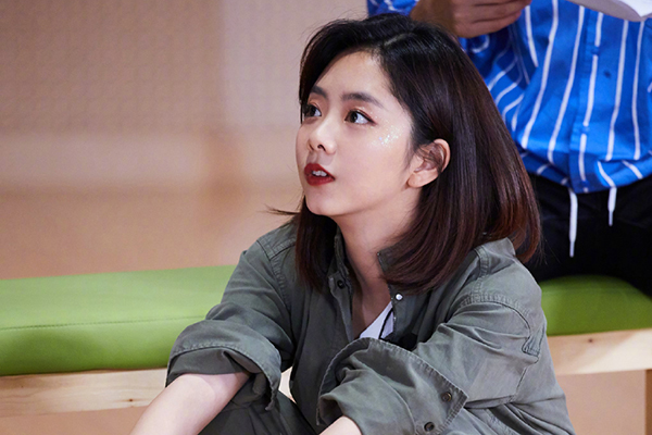 谭松韵为什么要发表声明 因主演锦衣之下火了却也一直承受骂名