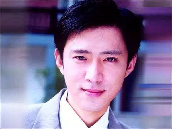 入行21年零绯闻,出演“尓豪”大火,如今深陷离婚风波