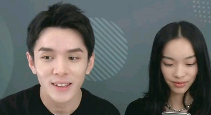 刘柏辛和李佳琦是什么关系 两人是堂兄妹吗怎么不同姓