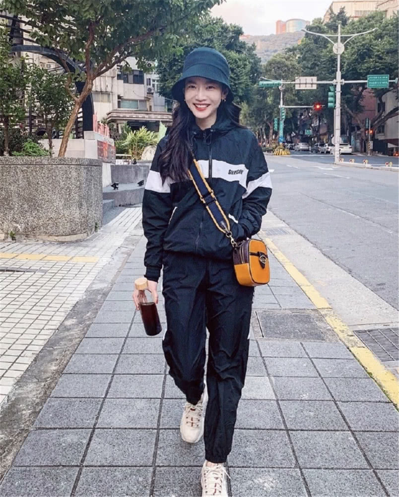 辰亦儒、曾之乔宣布结婚,十年爱情修成正果!