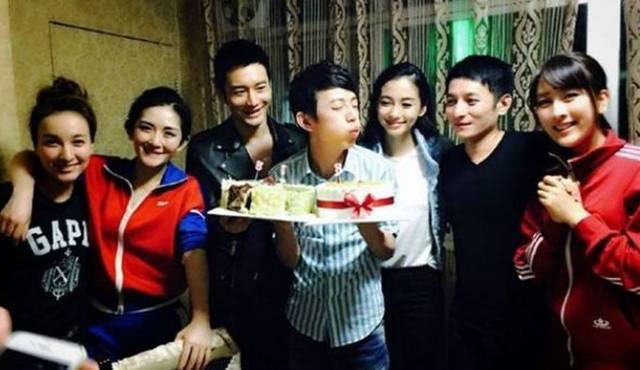 何炅捧红了谢娜，捧红了赵丽颖，唯独捧不红没眼力见的她？