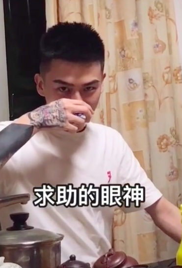 抖音小伙酷似王祖蓝,但却帅到让近两百万人点赞收藏,这是真帅