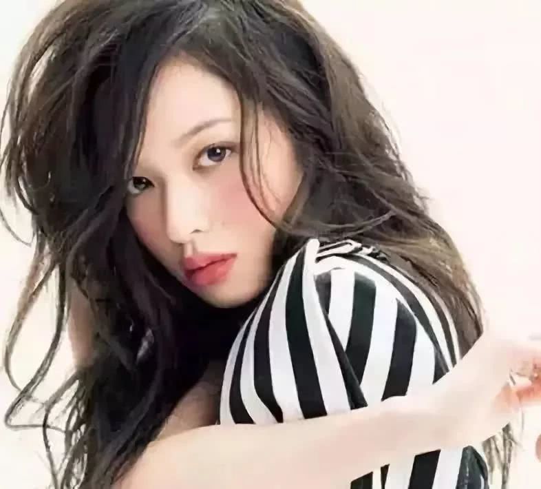 最新流行的“睡不醒妆”，同学们赶紧学起来吧！