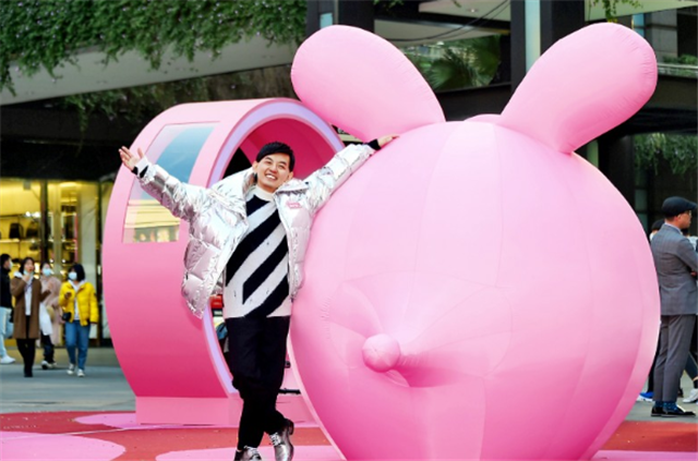 黄子佼批评范玮琪：艺人就是娱乐，谈政治不合适