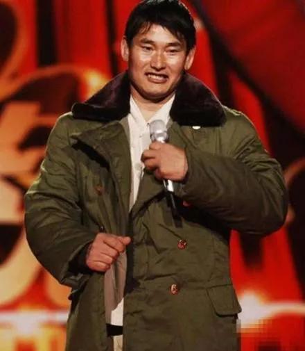 朱之文捐“巨款”背后:喝稀饭啃馒头,成名被嘲讽也不曾忘本