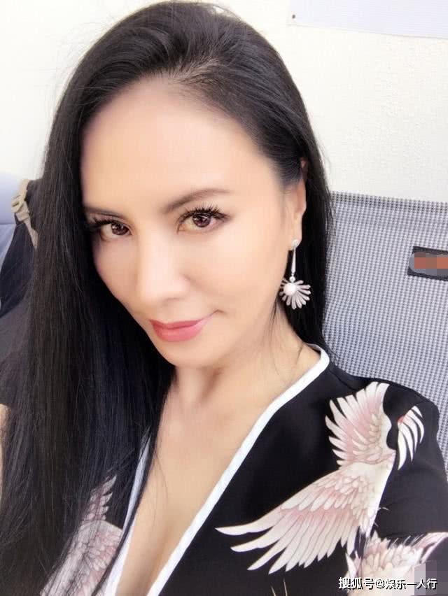 还记得当年的“天下第一美女”吗？如今年过半百风韵犹存，越老越有味道