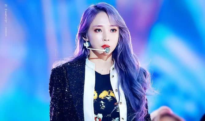 玟星真是西装终结者,最新造型魅力十足