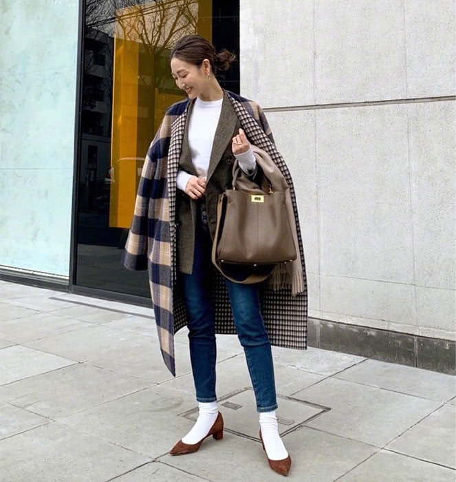 2020流行“单鞋冬穿”，再配上大衣简直美翻了