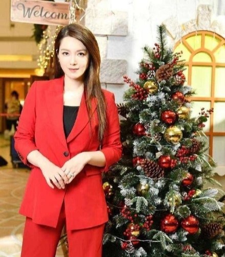 TVB女星苟芸慧与老公逛街，男方身价千万，不亚于绯闻男友郭富城